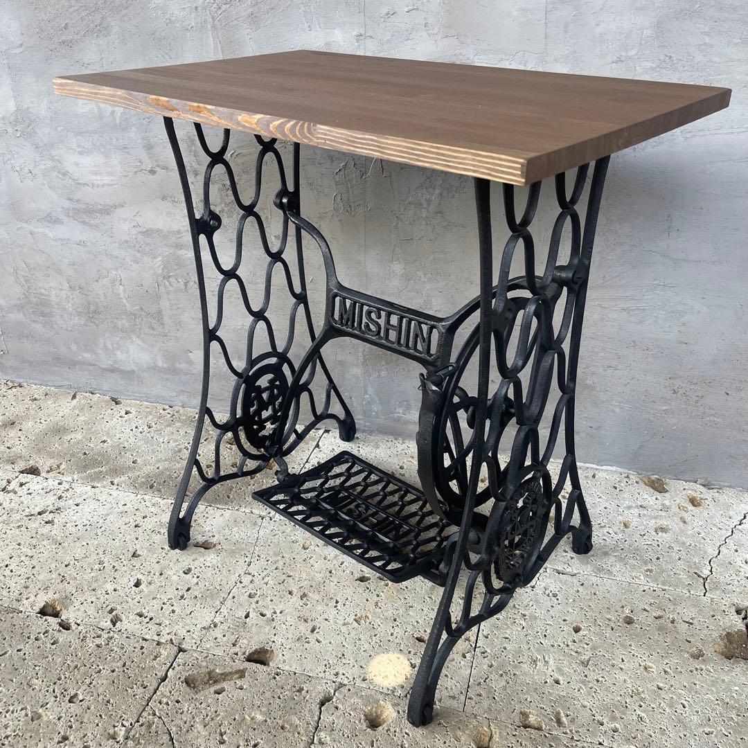アンティークミシン脚テーブル　【MISHIN 】足踏みミシン　網目　レトロ雑貨
