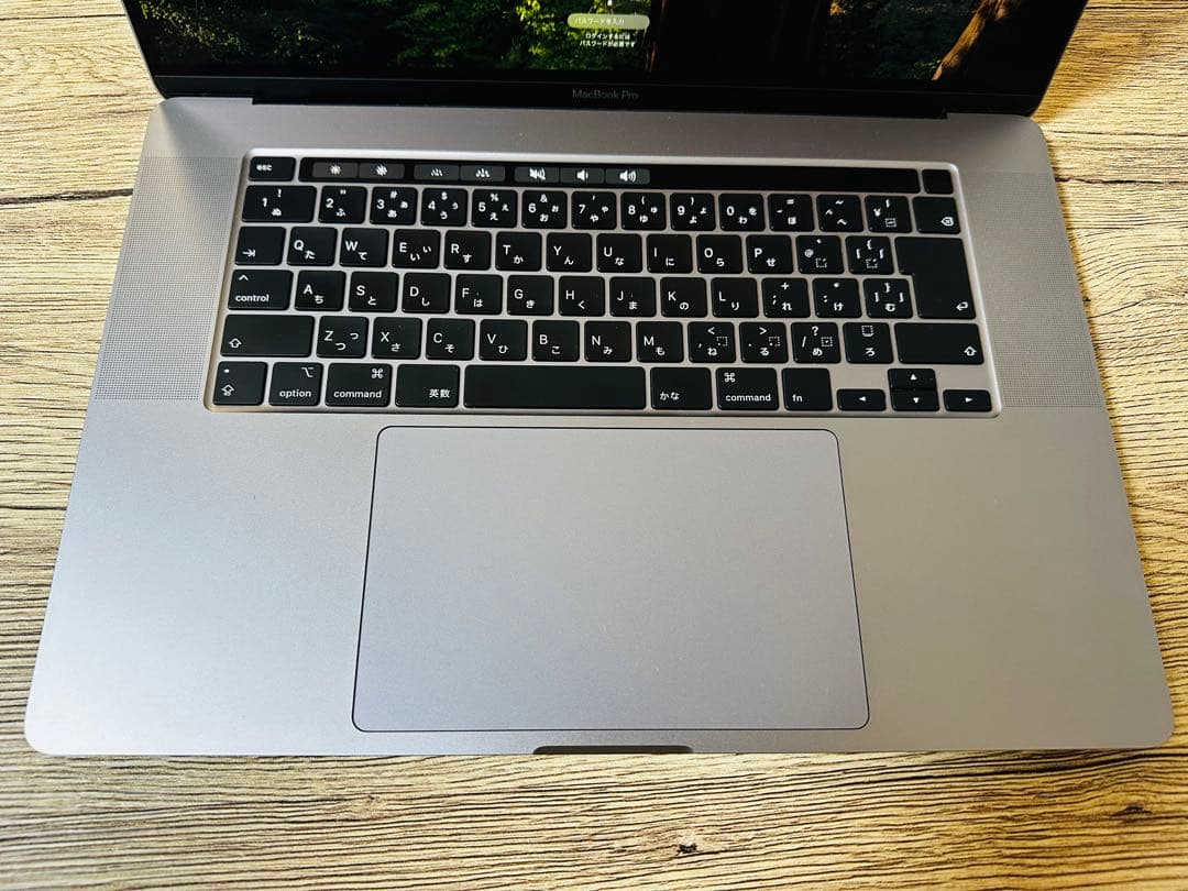 MacBook本体 Ellie