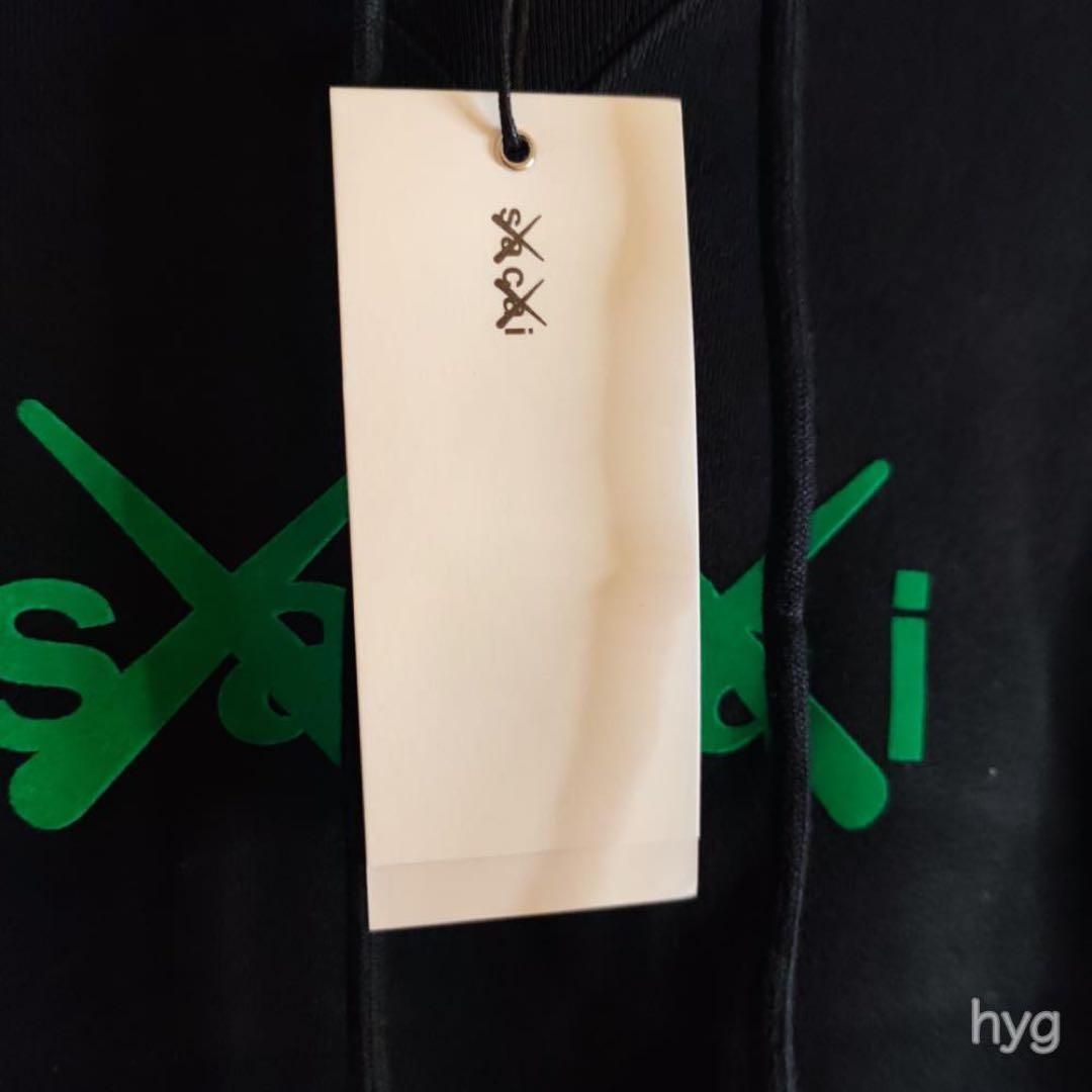 【新品未使用】Sacai × Kaws フーディー サイズ3