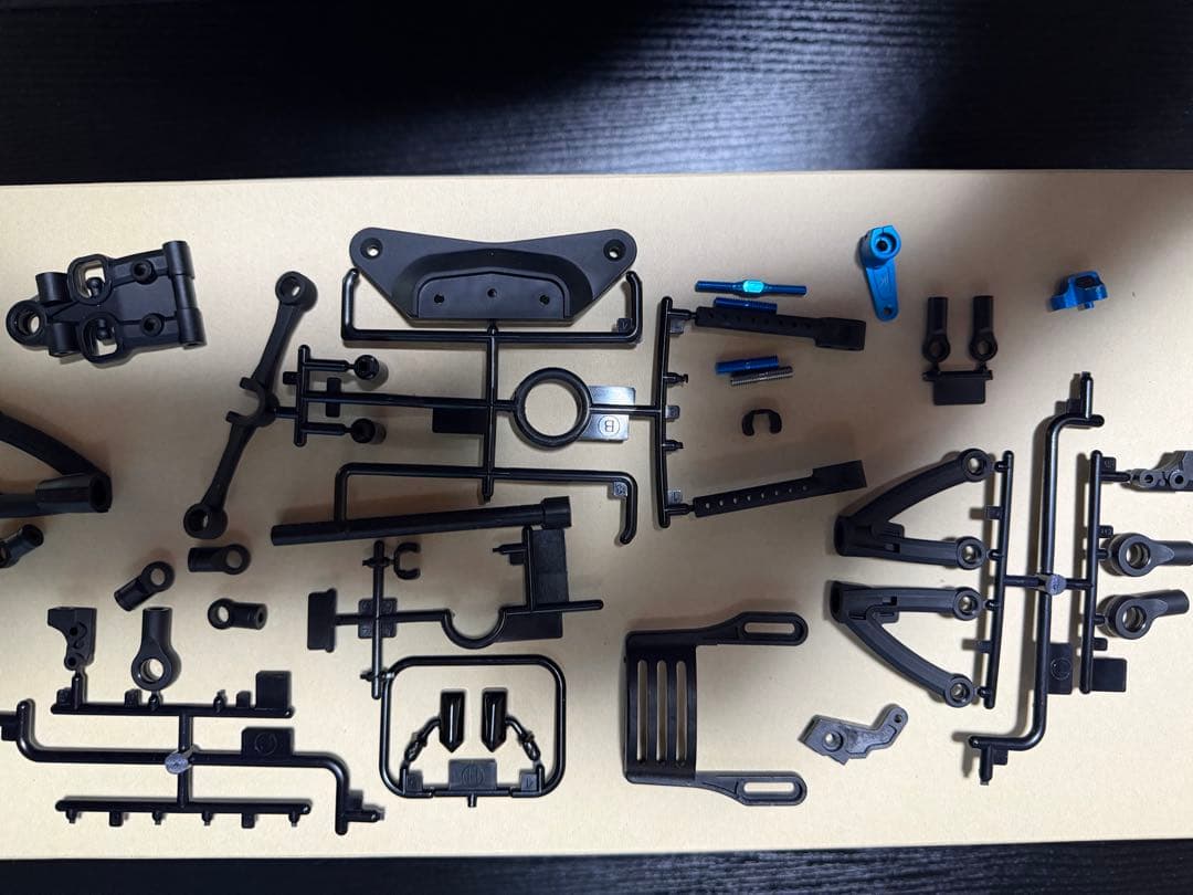 Tamiya TA08R シャーシセットとパーツ