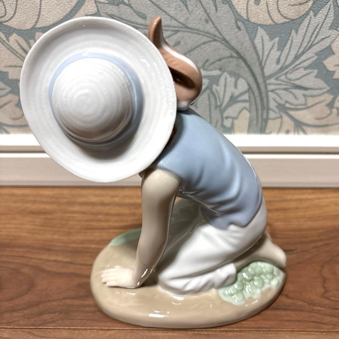 【美品】NADAL 陶器人形 リスに囁く少女