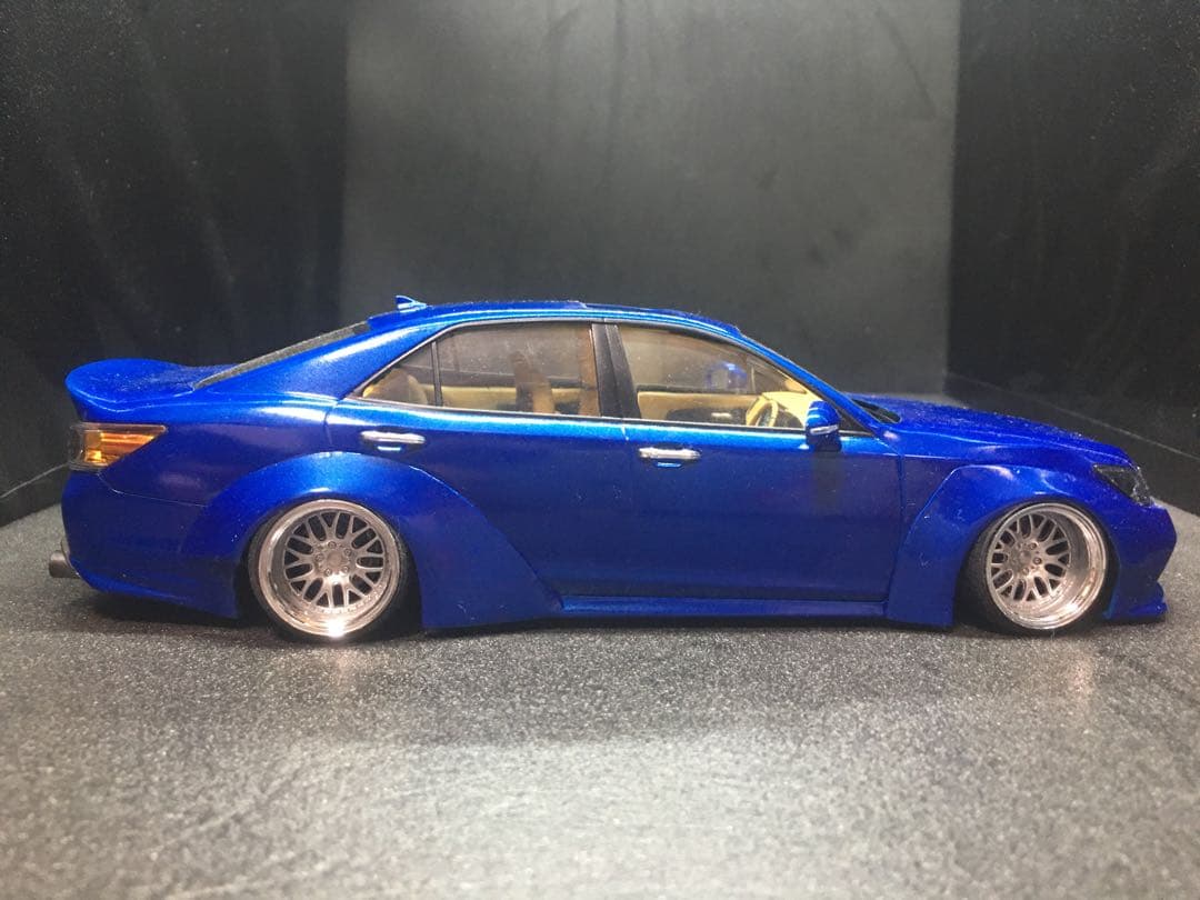 旧車VIPカープラモデル完成品アオシ210クラウンアスリート後期1／24