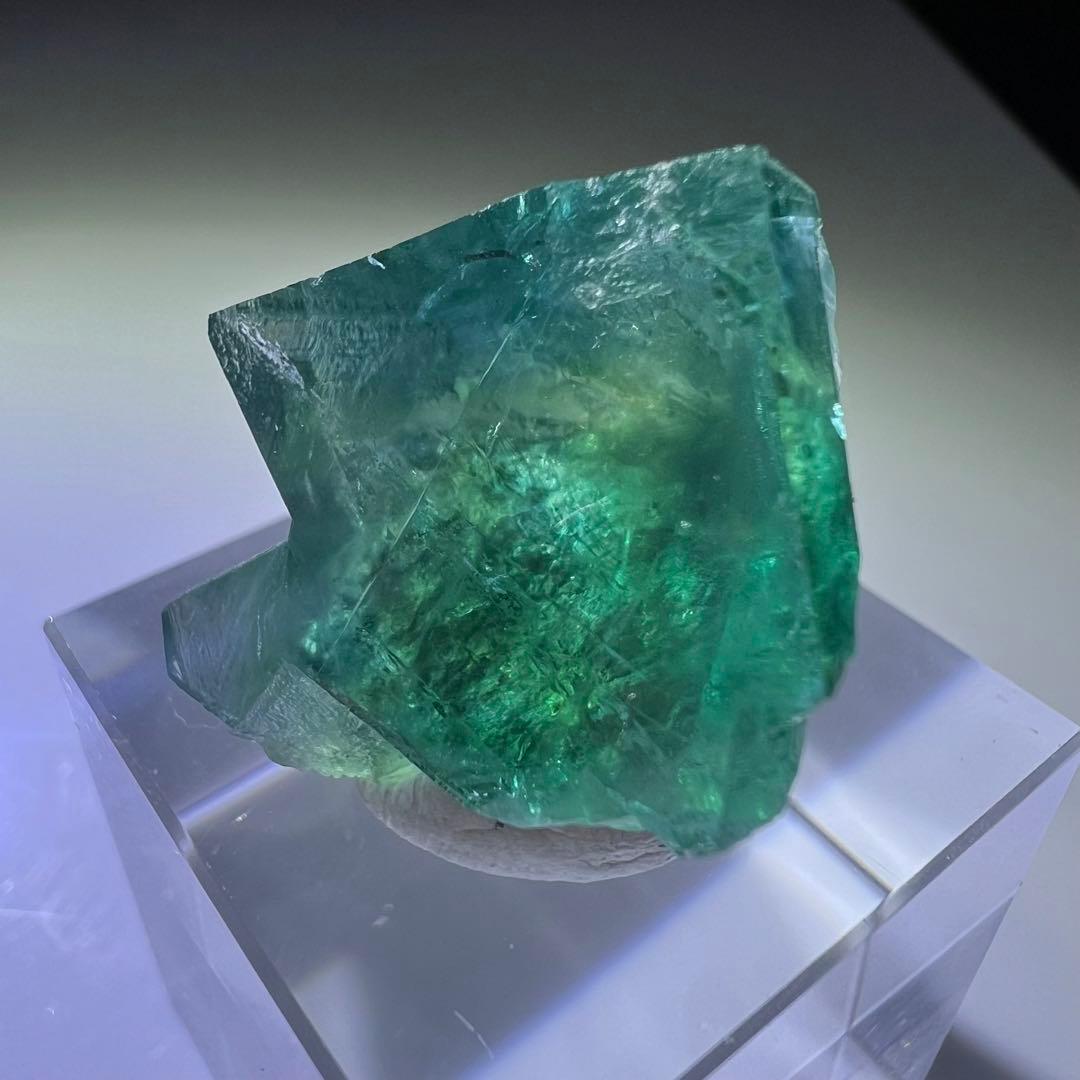 ヤオガンシャン☆ 宝石質ややダメージあり「露草色」ゾーニングフローライト