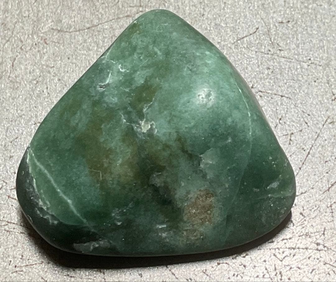 濃緑色　糸魚川翡翠11g ヒスイ　ひすい