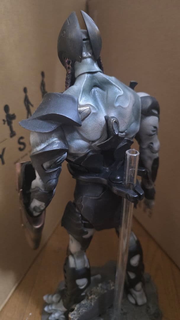 hottoys アベンジャーズ　チタウリ・コマンダー