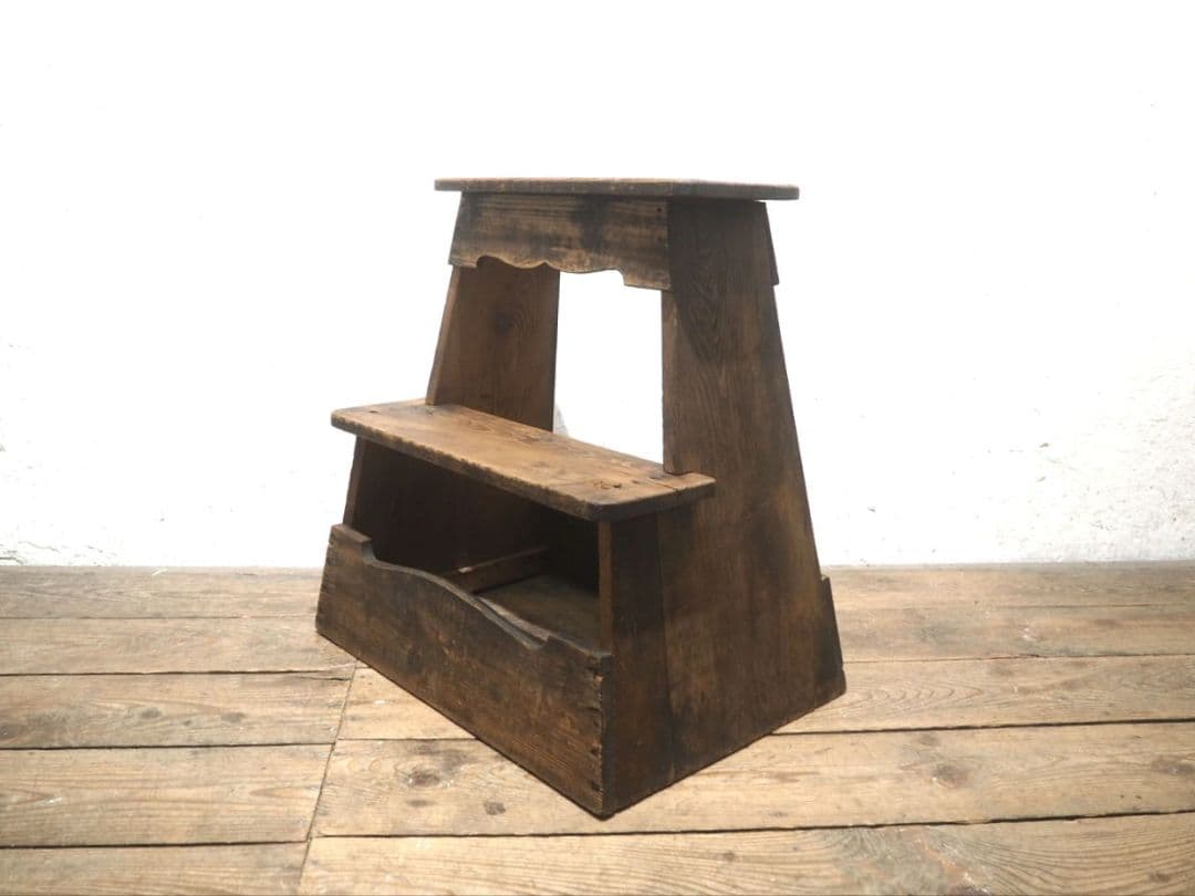 1332 ビンテージ レトロな踏み台　展示台　花台　ガーデン　古家具　古道具