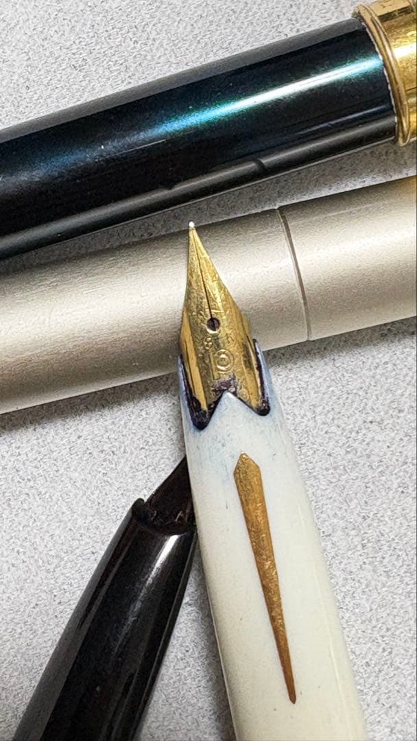 万年筆ペン先 18K 二つ