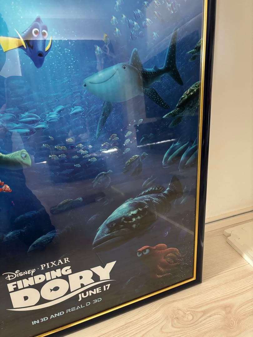 ファインディングドリー　映画館用ポスター額縁付き
