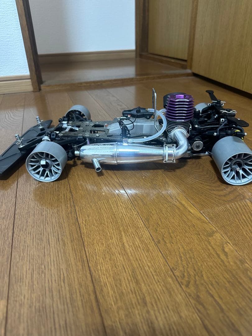 1/8サーパント950R 当時ハイエンドエンジンカー