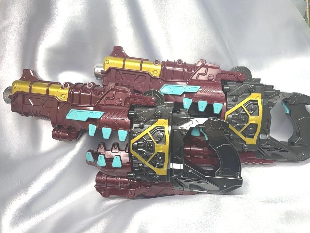 仮面ライダーガヴ　DX変身銃ベイクマグナム　重塗装＆発光改造＆音量アップ
