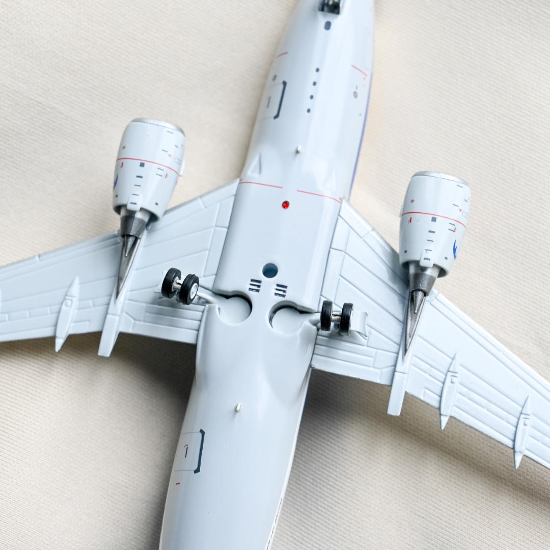ANK エアーニッポン B737-500 JA8196 1/200