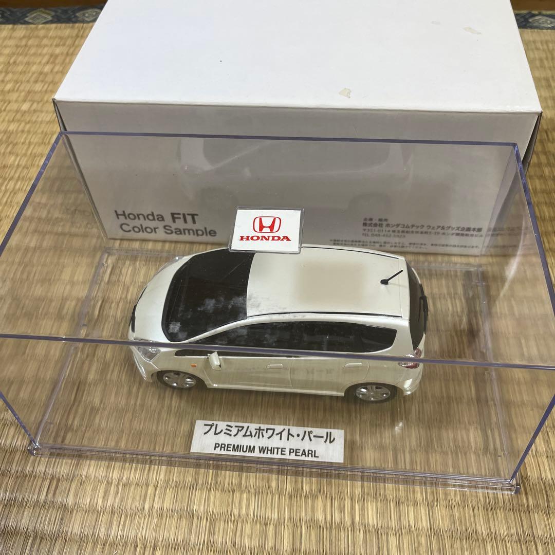 Honda FIT プレミアムホワイト・パール ミニカー