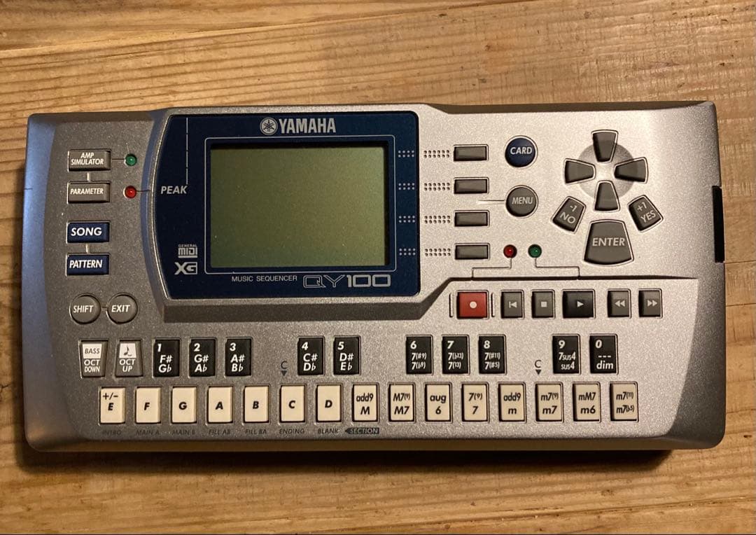 ヤマハYamaha QY100 音楽シーケンサー