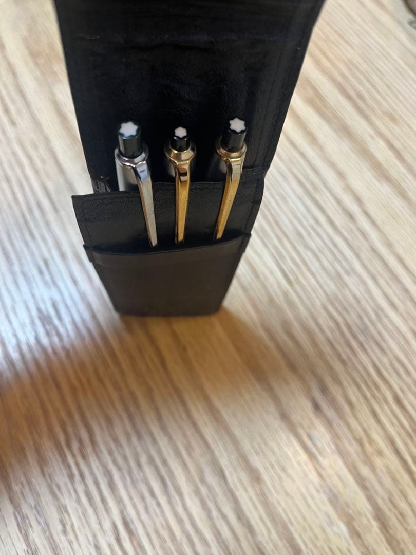 MONTBLANC ノック式ボールペン　シルバー&グリーンのツートン