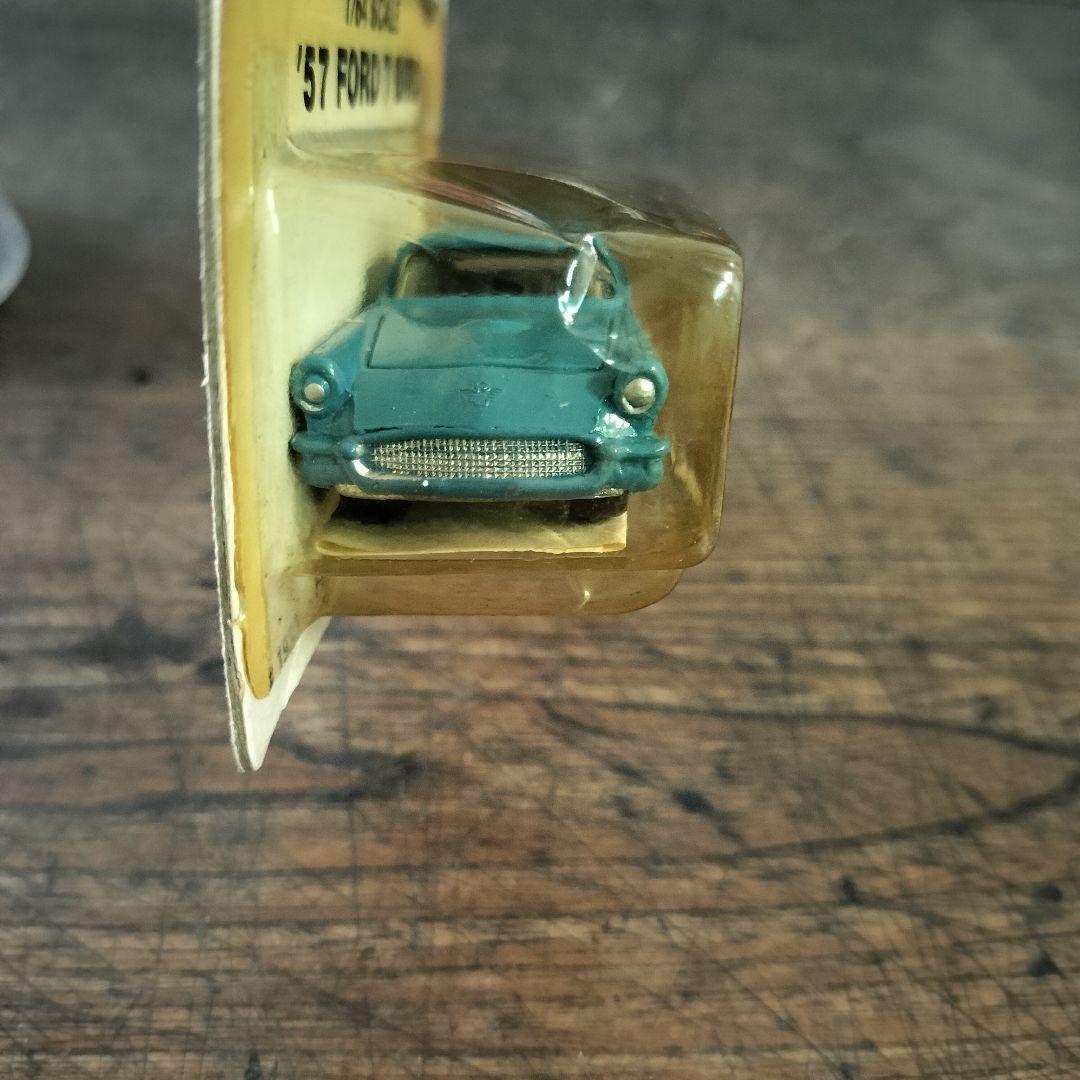 ERTL '57フォードTバード当時物 ヴィンテージミニカー1/64 海外物レア