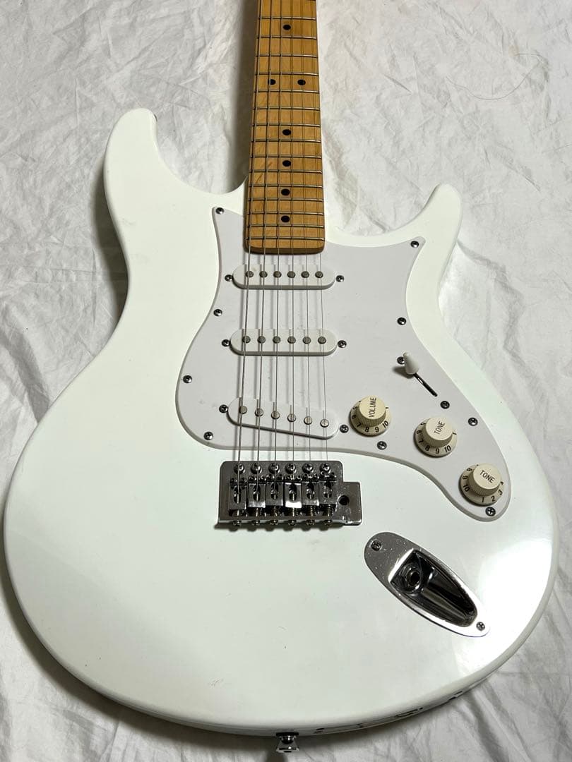 エレキギター　BEHRINGER iAXE393