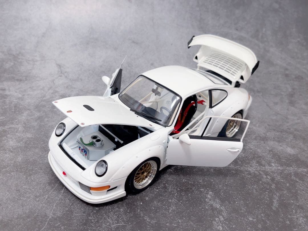 1/18 UT ポルシェ 911 (993) GT2 Evo Porsche
