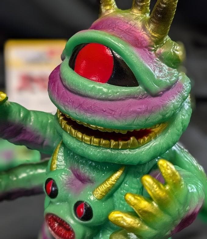 バクラー＋寄生虫「スペクトルマン」登場怪獣（メディコムトイ）蓄光ソフビフィギュア