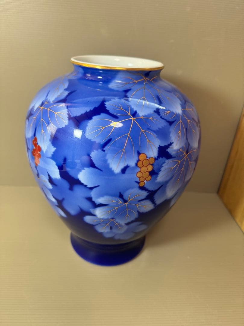 2703 深川製磁　呉須葡萄　花瓶　金彩　未使用