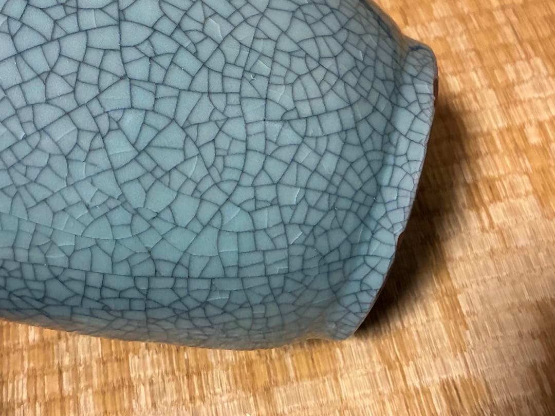 ひび割れ模様の青い花瓶 壺 花入 中国？