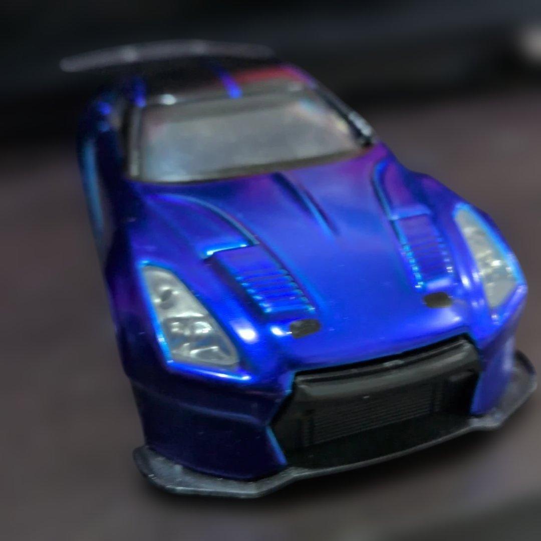 青いスポーツカー ミニカー リアウィング付き