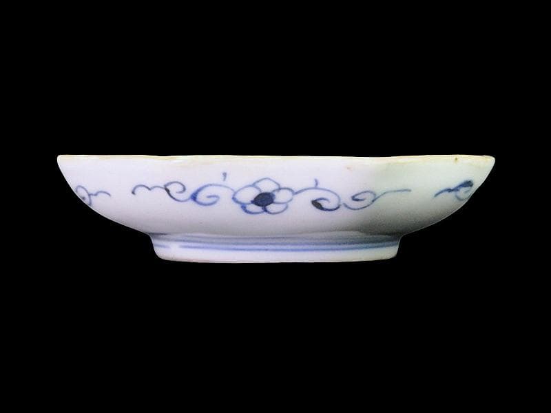 古伊万里　金襴手　牡丹に金唐草の図　３寸皿　豆皿　手塩皿　F243AS-fbtq
