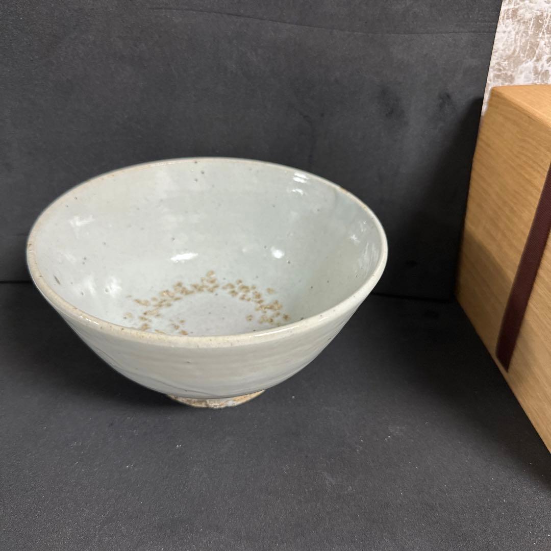 李朝、高麗白磁椀、ふく紗、無傷。桐箱。
