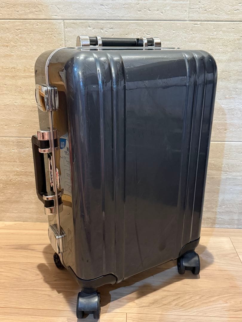 ZERO HALLIBURTON ゼロハリバートン　キャリーケース グレー