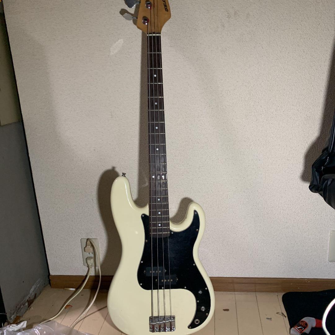 エレキベース