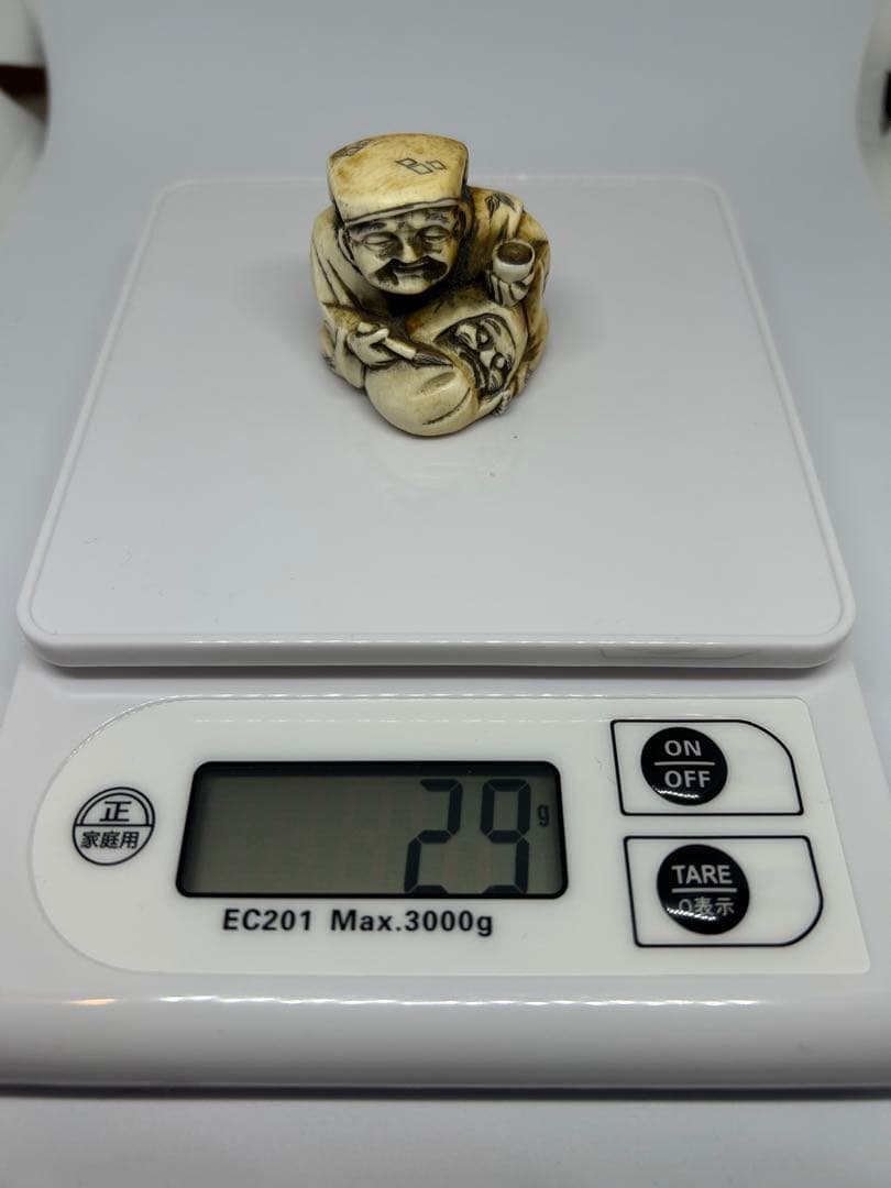 【銘あり】根付 大黒天風 骨 牙 （天然素材） 千広銘　29g