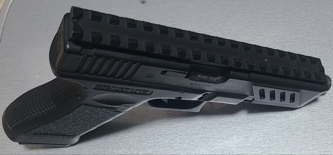東京マルイ　電動ハンドガン　グロック18C　中古②