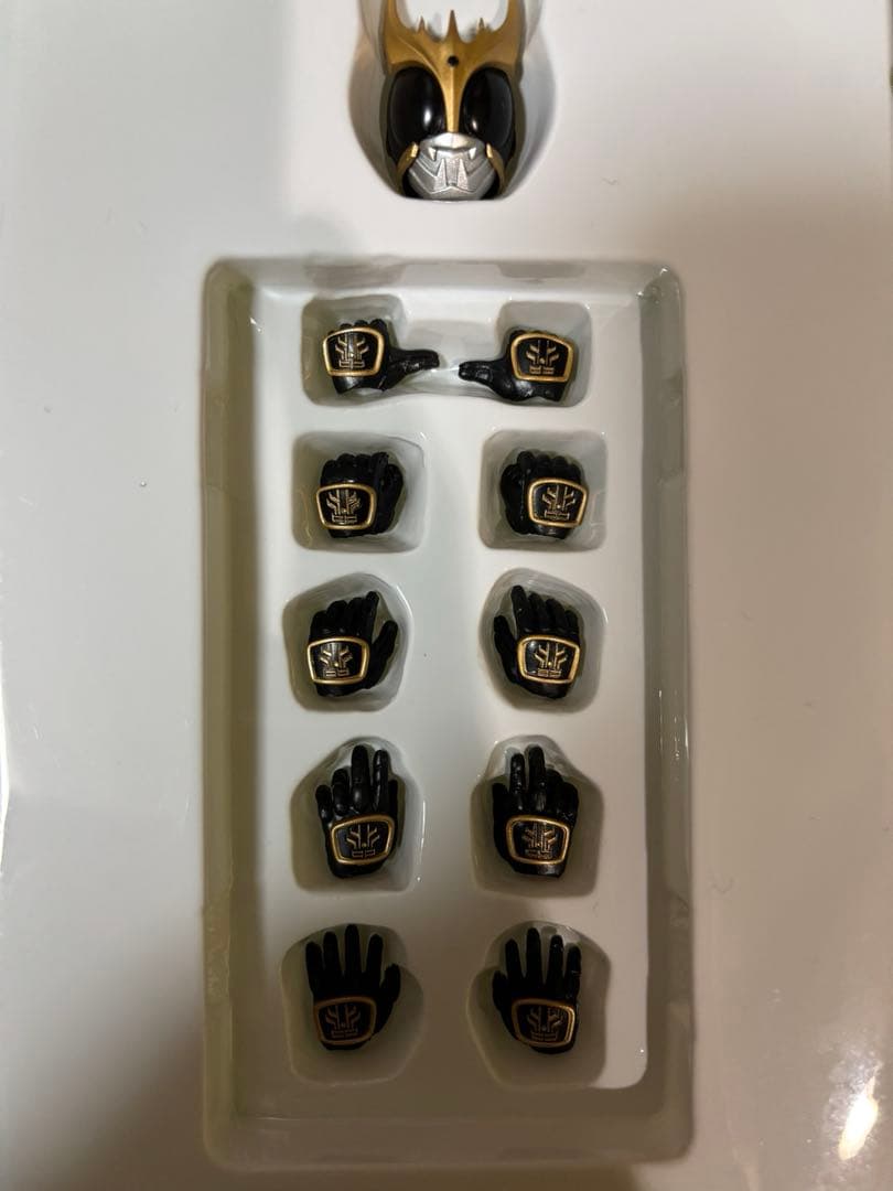 真骨彫　仮面ライダークウガ　アルティメットフォーム
