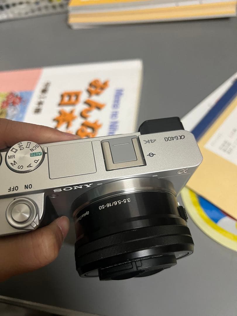 SONYα6400シルバーボディ+16-50mmレンズキット美品➕メモリーカード