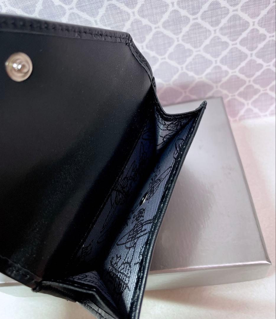 【内柄も素敵☆最新】Vivienne Westwood 三折り財布 マット 黒