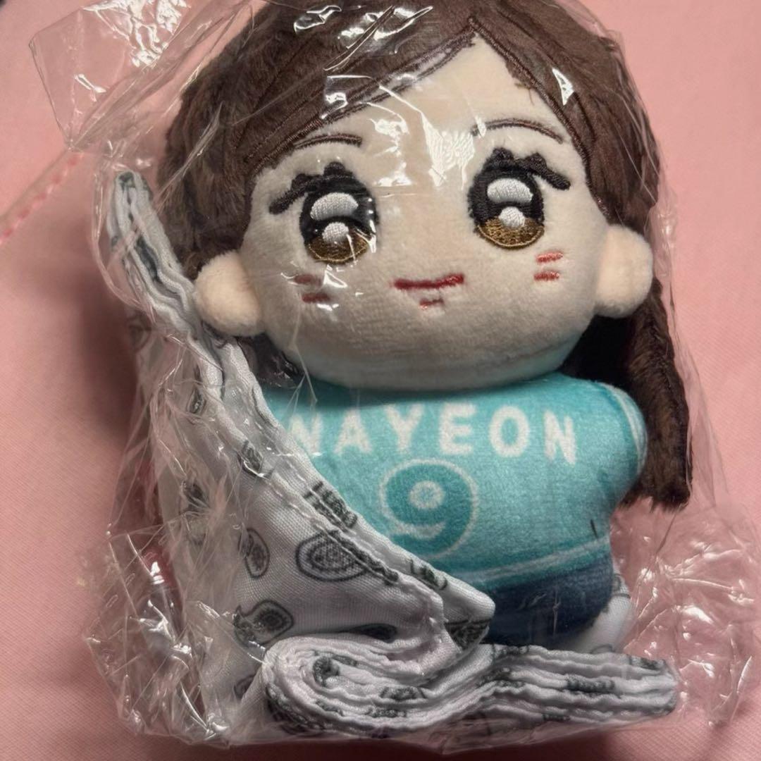 TWICE ナヨン　10cm ぬいぐるみ　新品　マスター