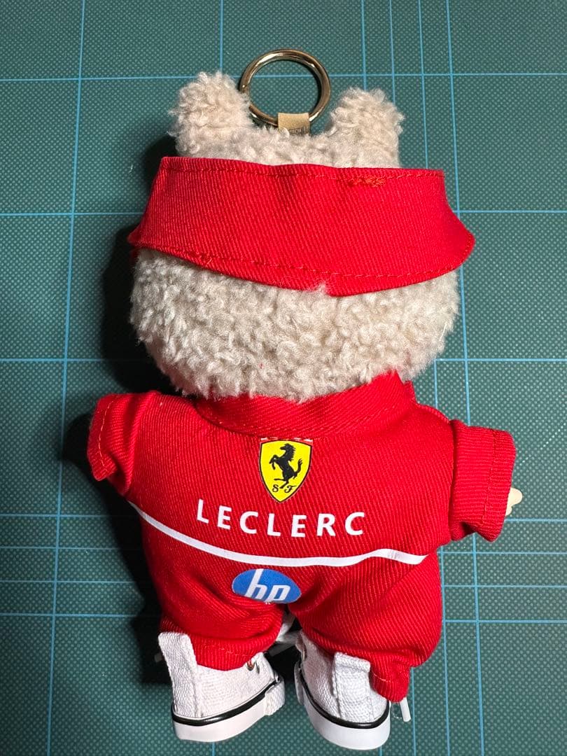 ラブブ　labubu レッドブル　フェラーリ　海外限定仕様
