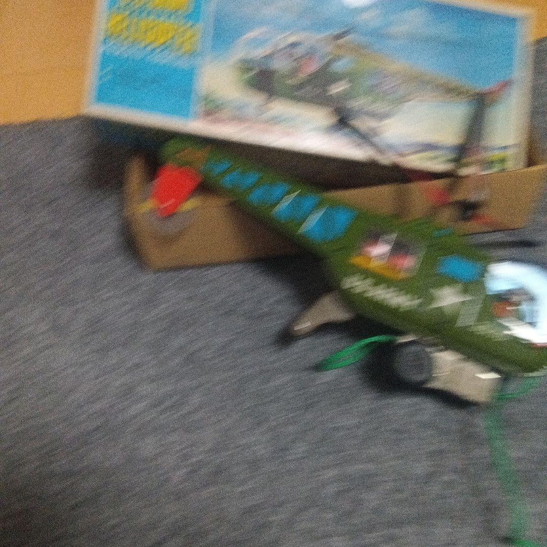 ブリキの戦闘ヘリコプター