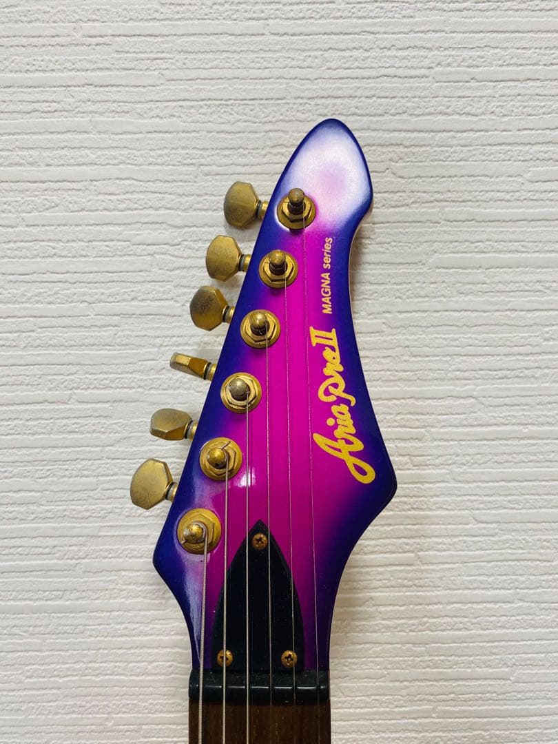 [中古品]Aria Pro ll magna エレキギター　ピンク