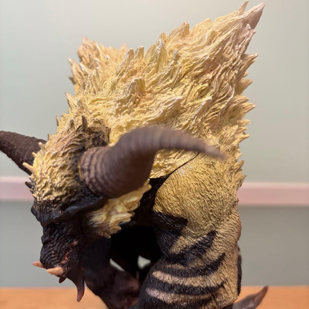 激昂したラージャン　金獅子　フィギュア