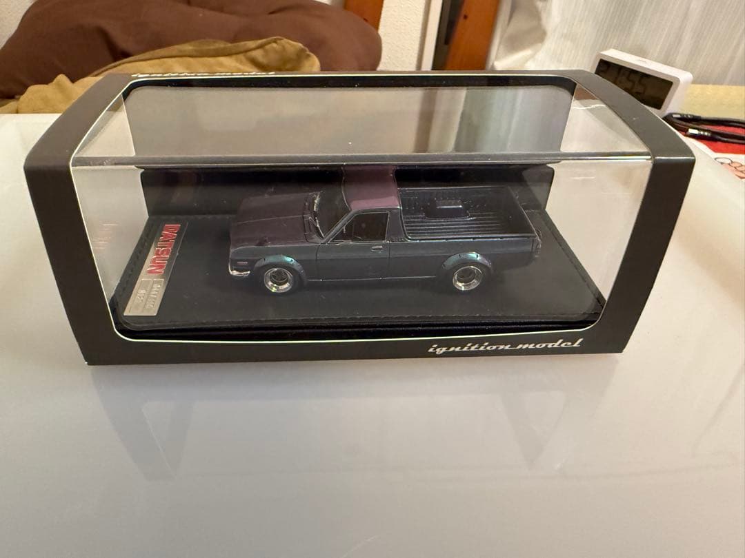 イグニッションモデル　DATSUN ハコトラ　マジョーラ　ミニカー 1/43