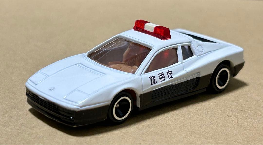 日本製 トミカ フェラーリ テスタロッサ パトロールカー