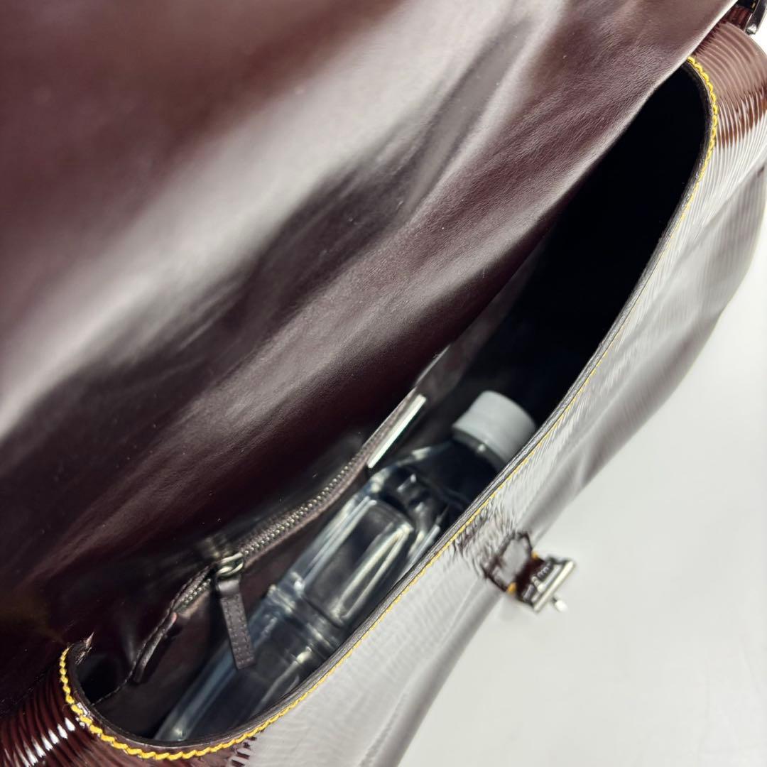 プラダ　PRADA ワンショルダーバッグ　ホーボー　ナイロン　トライアングルロゴ