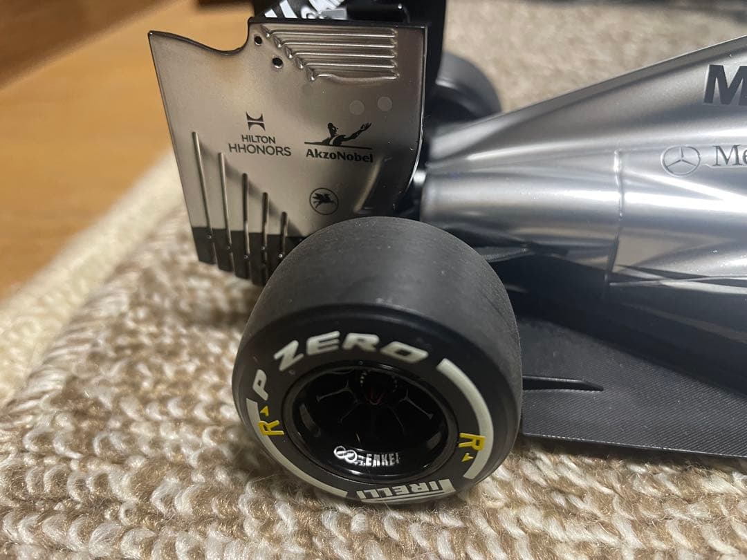 F1 マクラーレンＭＰ4-29 1/18 マグヌッセン
