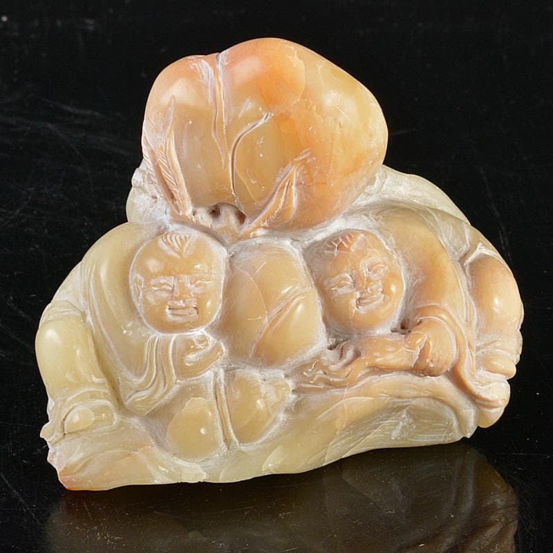 中国　玉石寿山石彫刻　唐子桃刻　置物　V　R5646