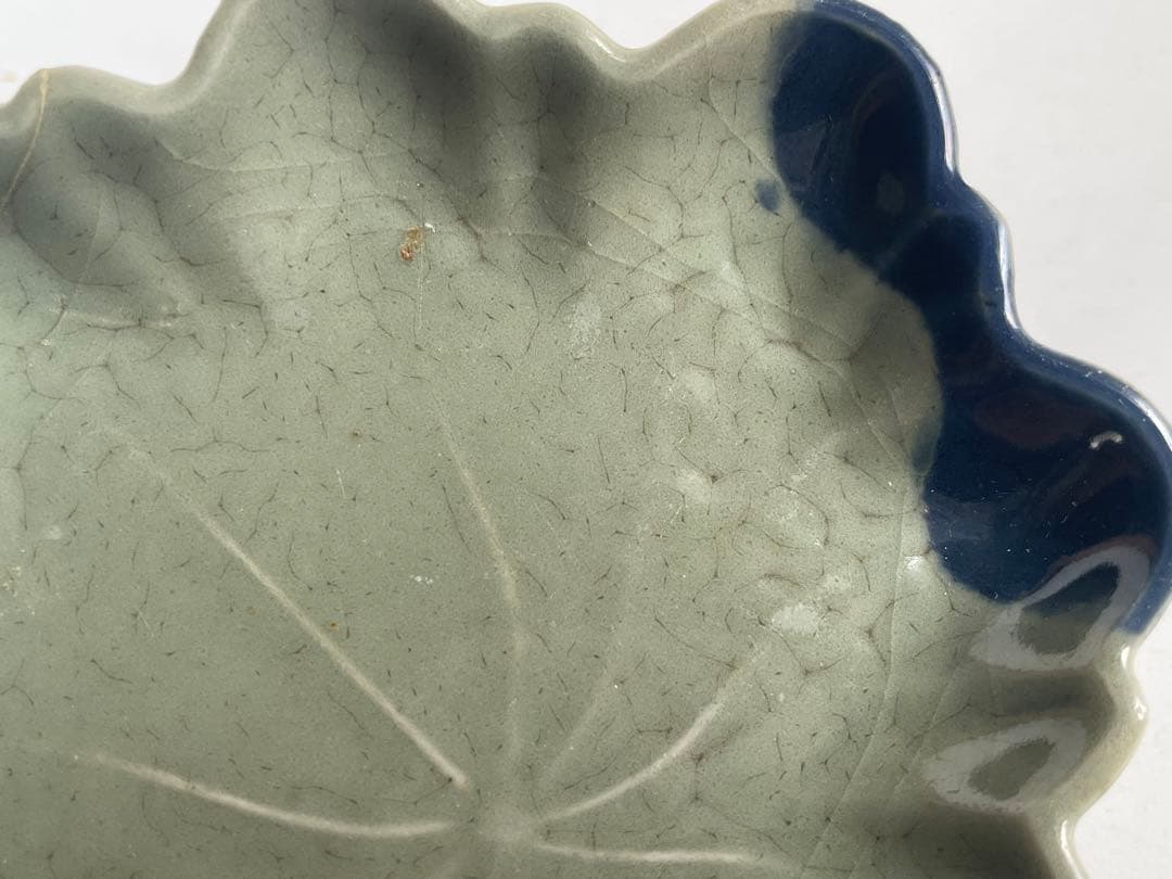 骨董　アンティーク　古九谷青磁　青磁瑠璃釉 葉文 葉形小皿　変形皿　向付