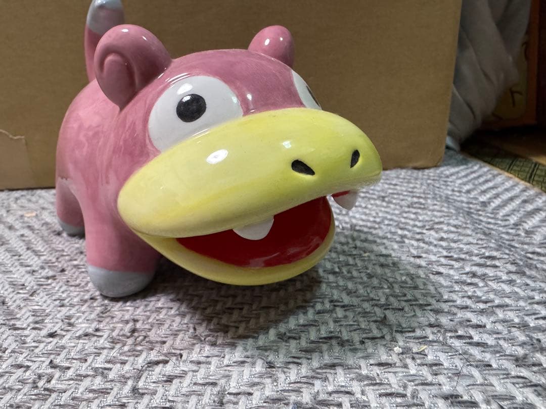 ポケモンセンター限定　ヤドン貯金箱