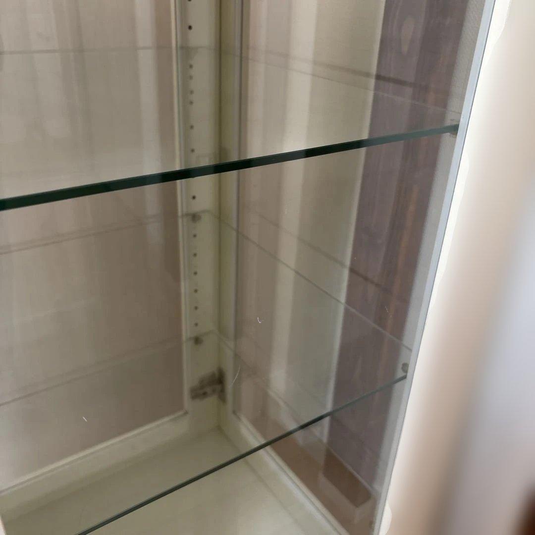 ホワイト ガラスディスプレイ　コレクションケース 4段　高さ調整可能　棚