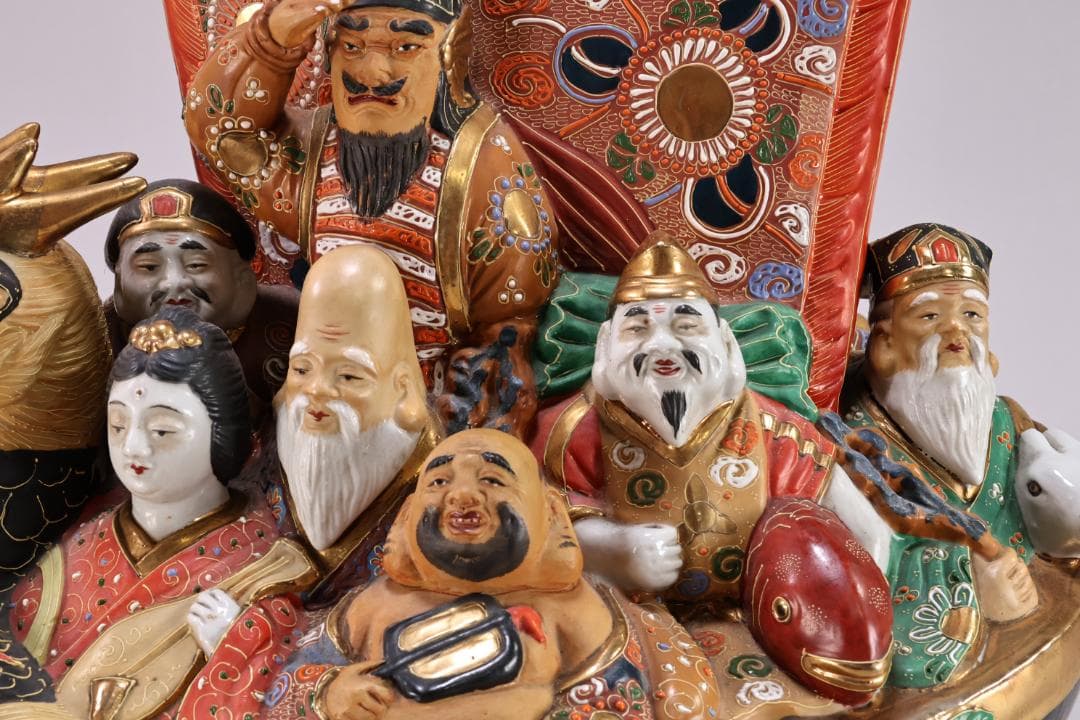 新品未使用　九谷焼　八幡釜　宝船　七福神　置物　縁起物　高さ46㎝　BK107