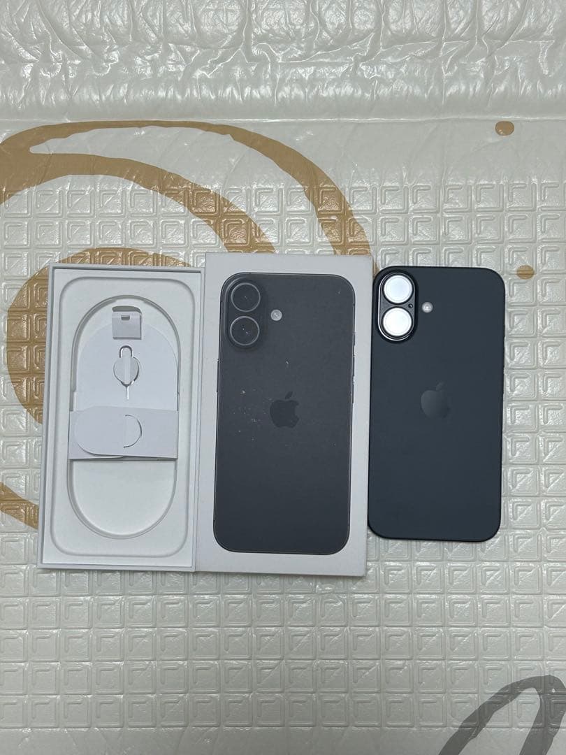 Apple iPhone 16 128Gブラック 本体のみ