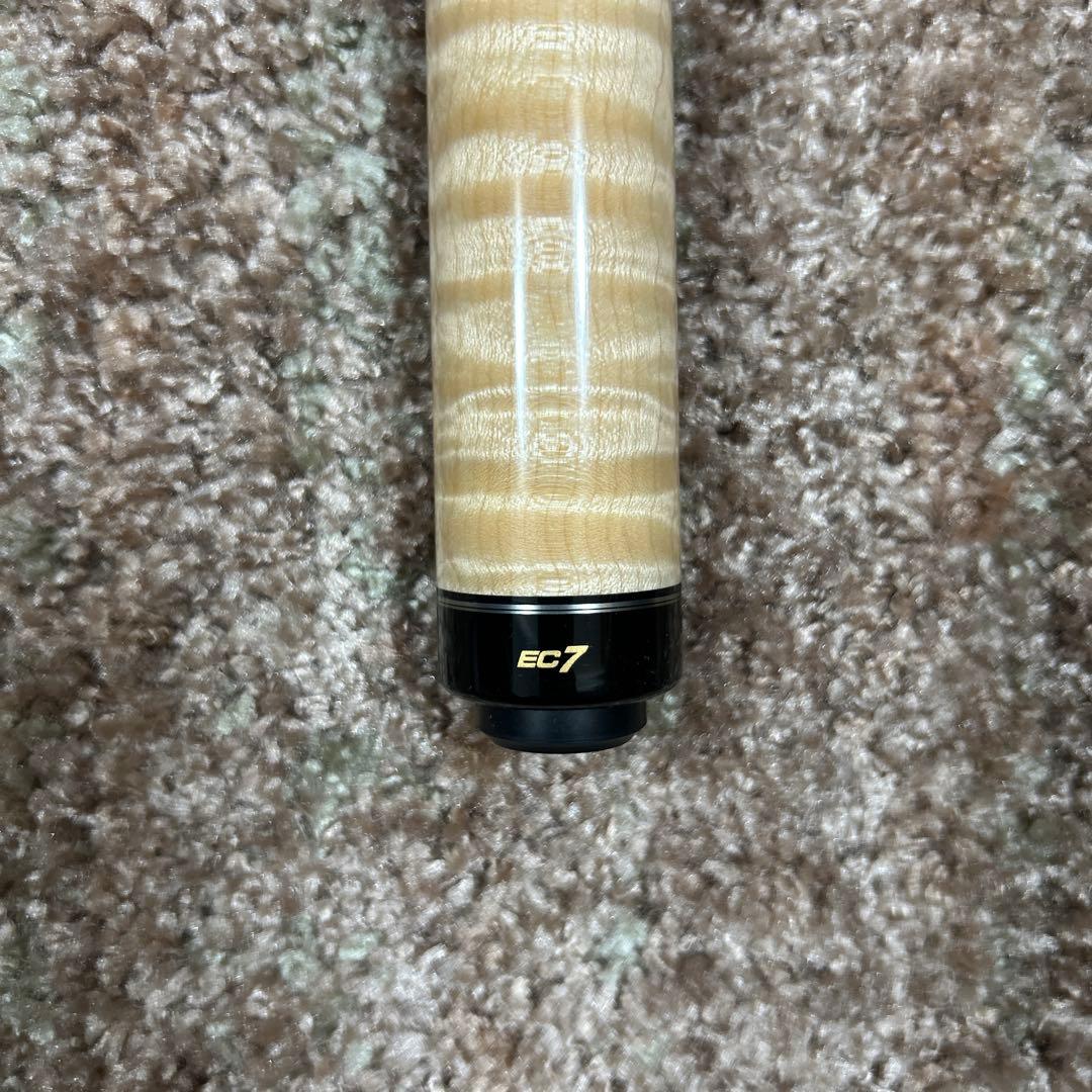 ビリヤードキュー(MezzCues)ケース付き